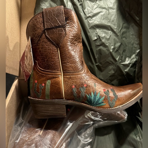 New in box Nocona boots - Picture 1 of 9